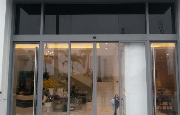 型材套品自動門